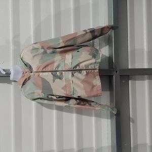 Kids light weight jacket‎ Jou Jou brand size Medium Pink Camo